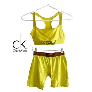 💛1 Set of 2 pieces: Yellow Underwear Pieces Calvin Klein Small💛